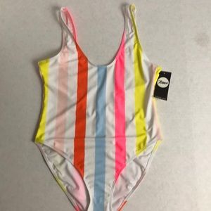 Scoop back one piece